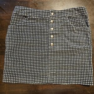 Forever 21 Black and White Houndstooth Skirt
